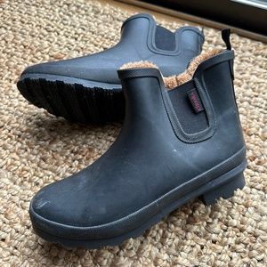 Chooka Plush Lined Chelsea Waterproof Rain Boots - Black Size 8